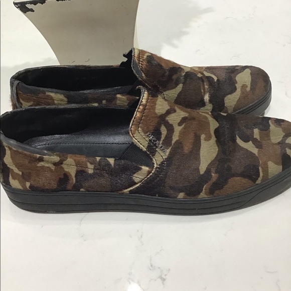 PRADA slips on camouflaged shoes - Picture 4 of 10